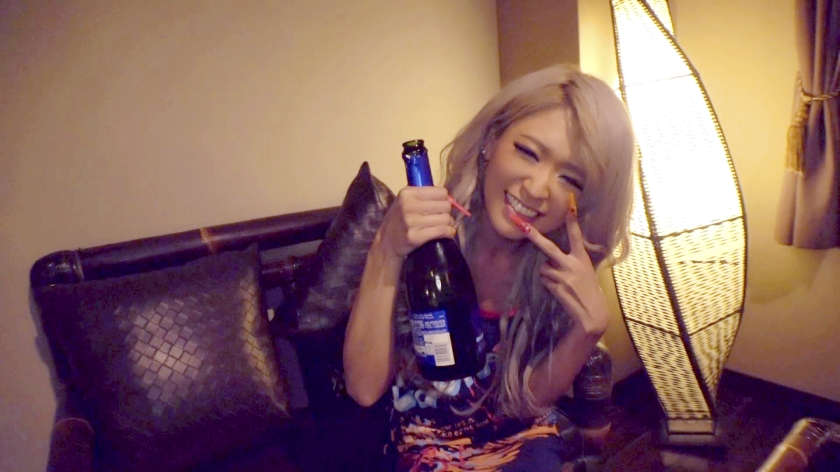 300NTK-203出演丽莎24岁剪刀辣妹