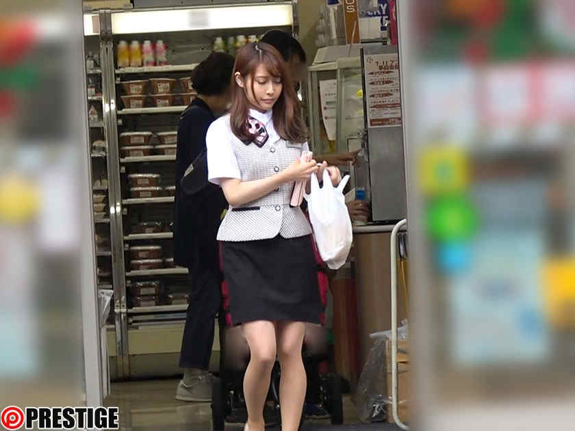 AKA-062丝袜美腿OL