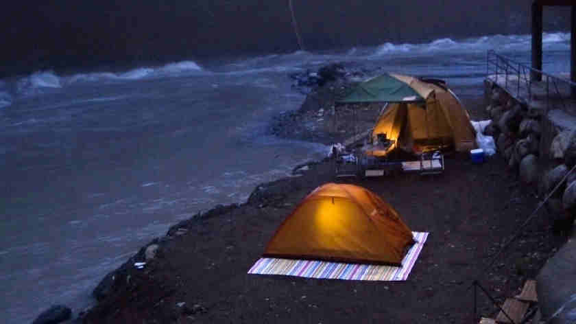 200GANA-2324营地搭讪美容部員21歳