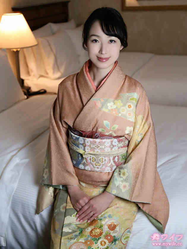 292MY-411川村玲奈