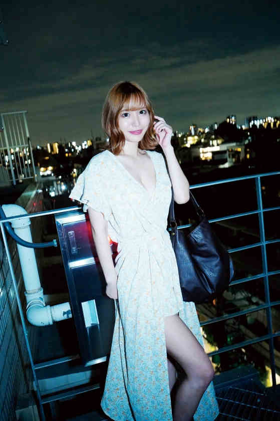 002HODV-21612 百永さりな