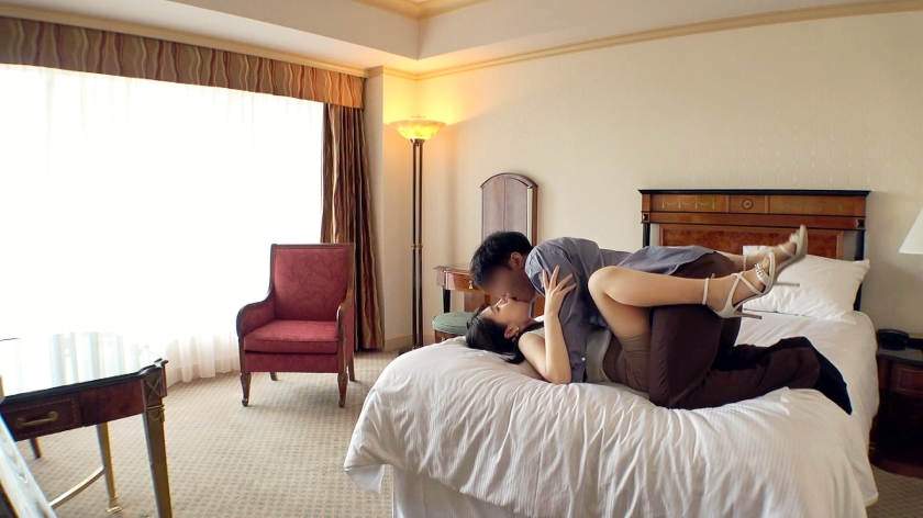 259LUXU-1540肉丝袜美腿鈴原杏奈 26岁