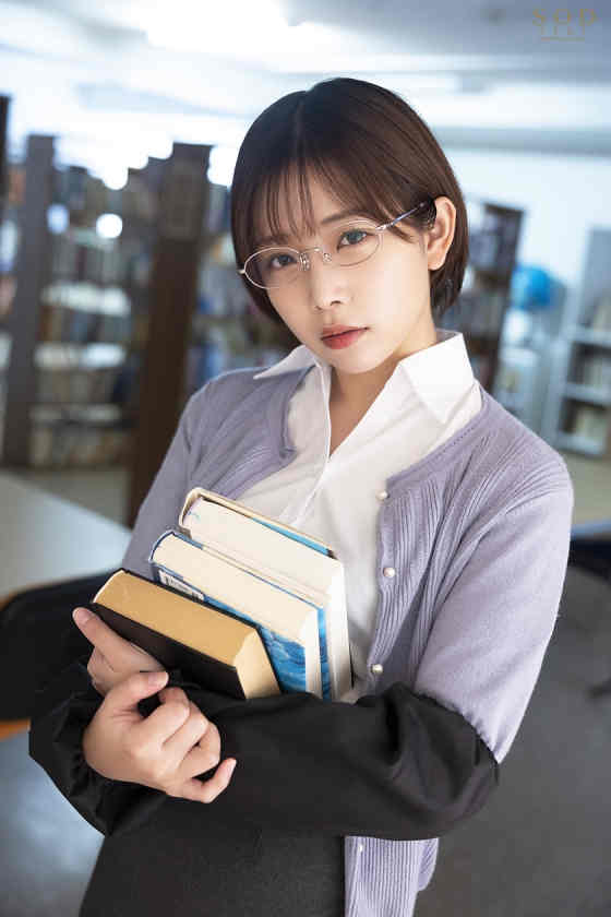 107STARS-749美腿OL紗倉まな