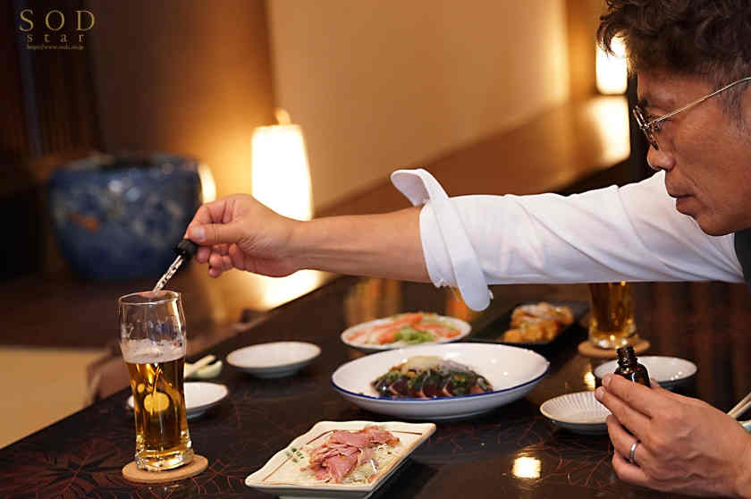 107STARS-813丝袜美腿OL瀬乃みなみ