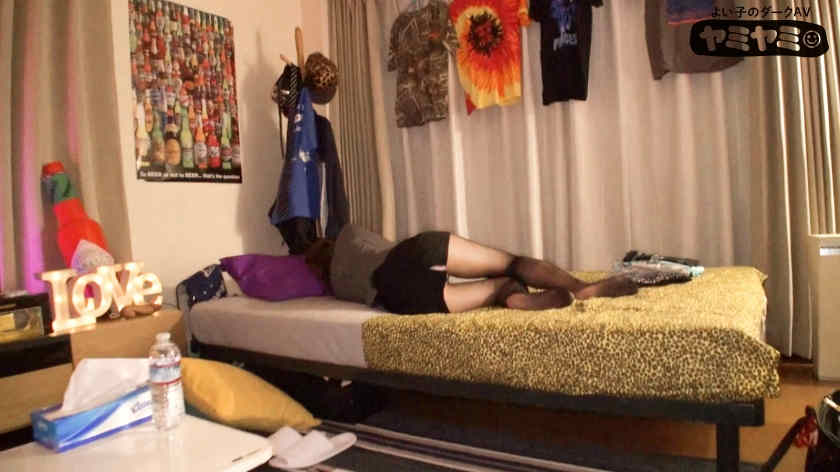 【777YMYM-015】醉酒美腿OL