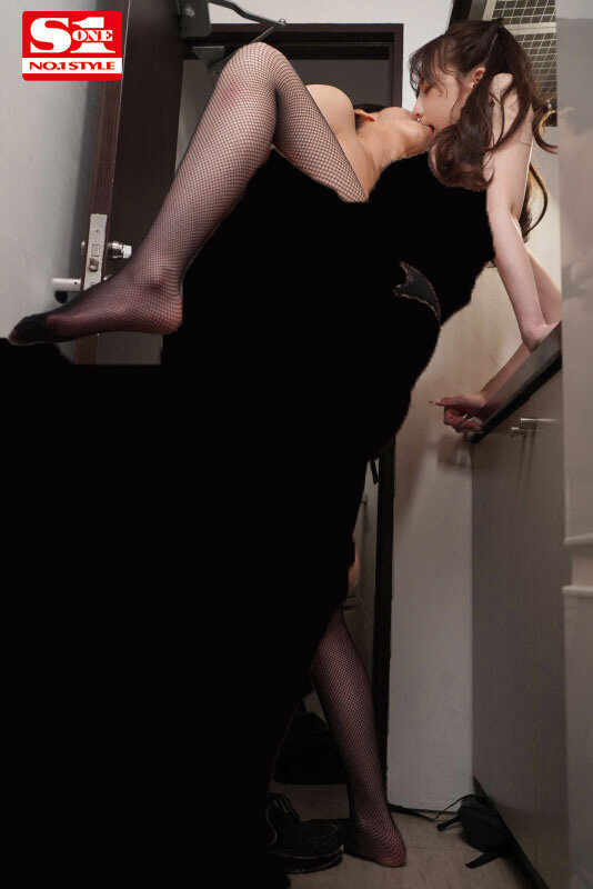【ssis00743】丝袜美腿OL楓ふうあ