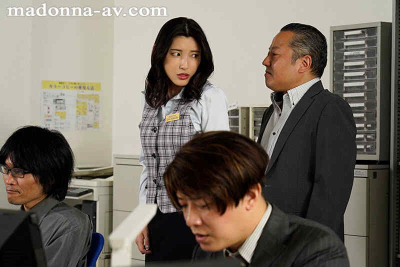 juq00500黑丝美腿OL森沢かな新作