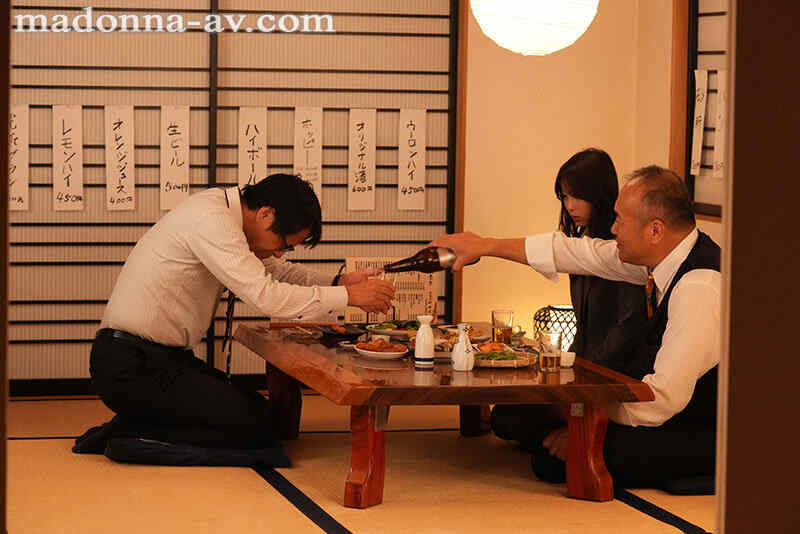 juq00715黑丝美腿OL市来まひろ