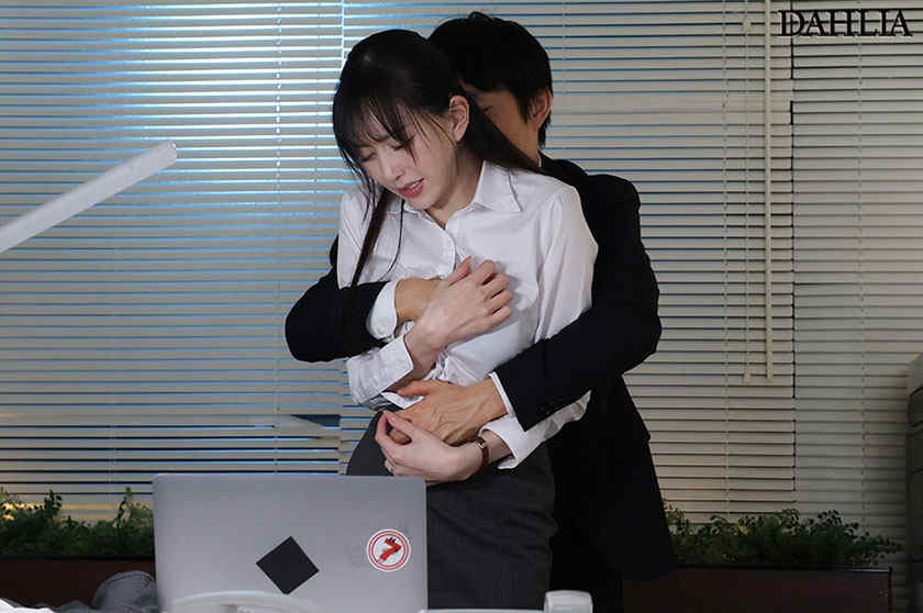 513DLDSS-302黑丝美腿OL