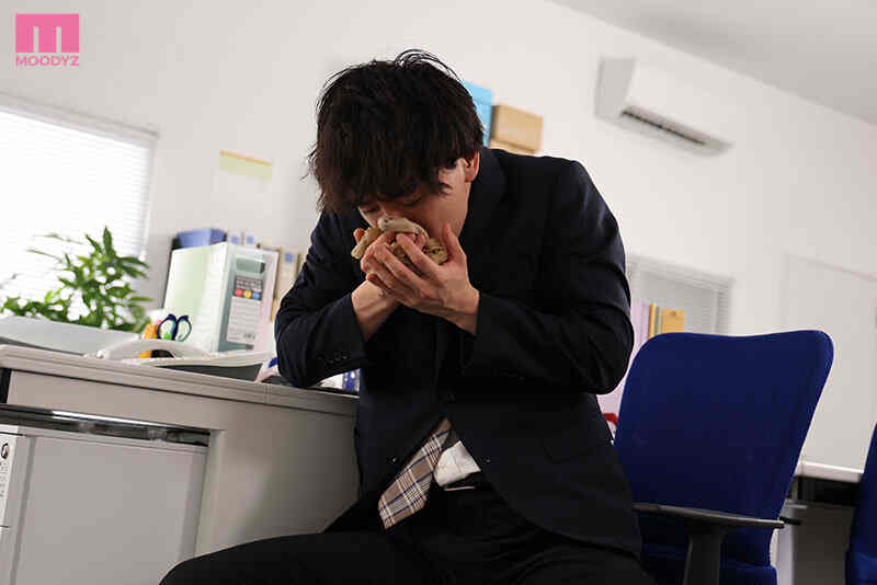 miab00360黑丝美腿美脚OL