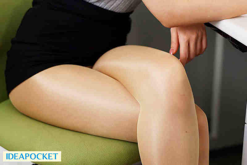 pfes00129黑丝美腿美脚OL