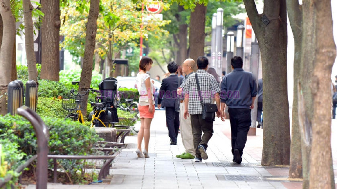 企划作品番号:300MIUM-143,搭讪27歳専業主婦